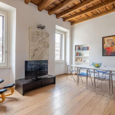 Modern Apartment In Campo De Fiori Рим Экстерьер фото