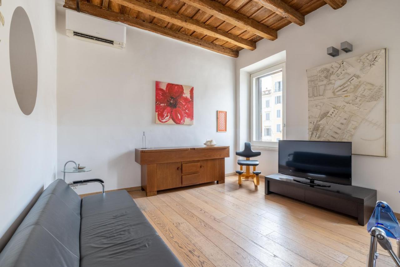 Modern Apartment In Campo De Fiori Рим Экстерьер фото