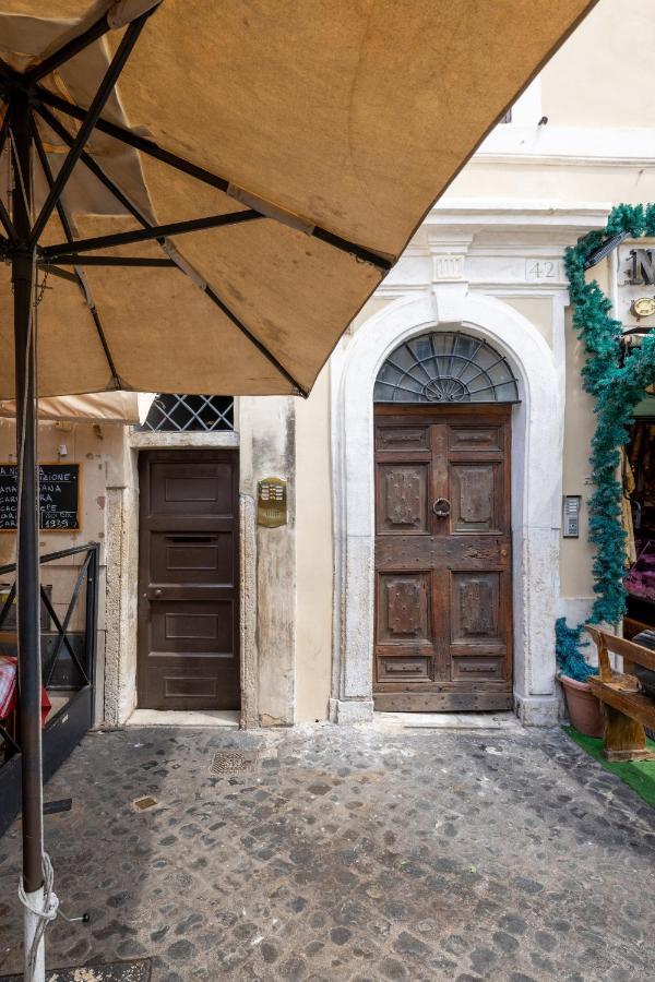Modern Apartment In Campo De Fiori Рим Экстерьер фото